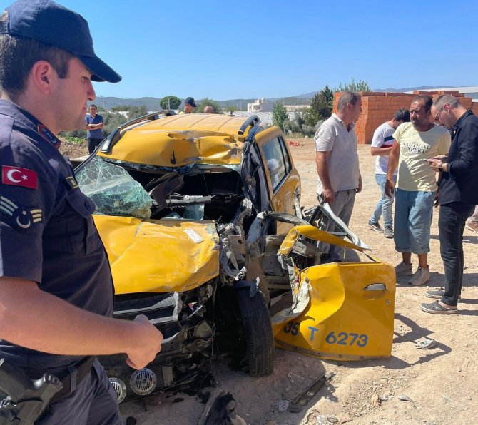 İ̇zmir’de Feci Kaza: 1 Ölü, 3 Yaralı