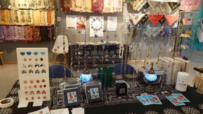 Japonların Yaptığı İğne Oyaları Tokyo’da Sergileniyor