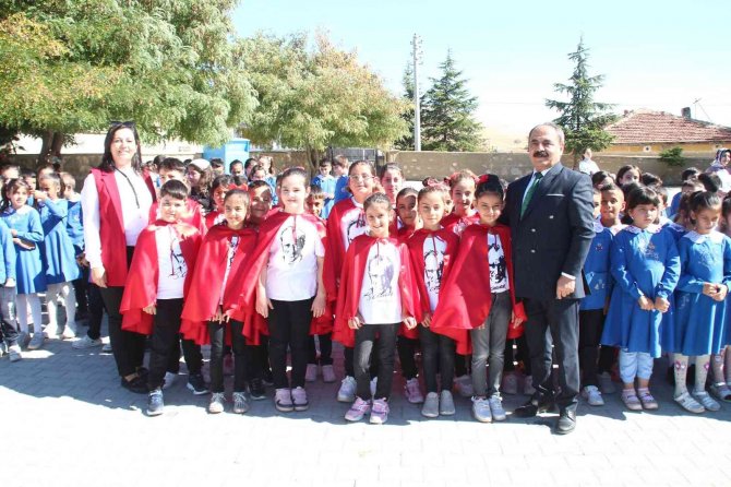 Yunak’ta İ̇lköğretim Haftası Kutlandı