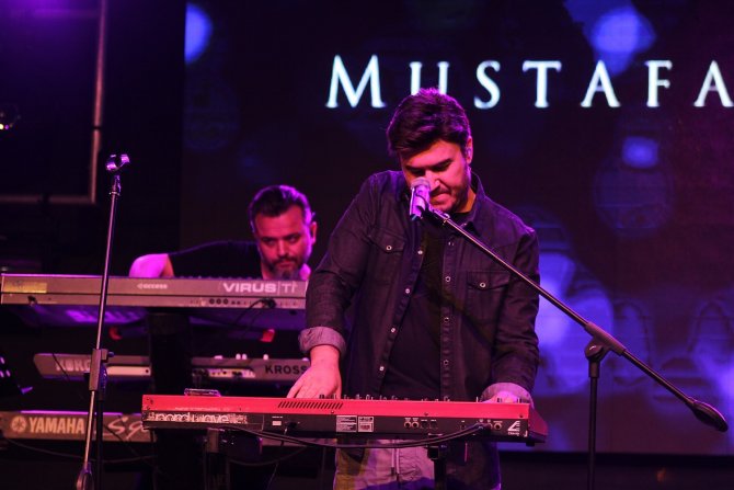 Kula Beşibiryerde Turizm Ve Sanat Festivali Mustafa Ceceli Konseri İle Başladı