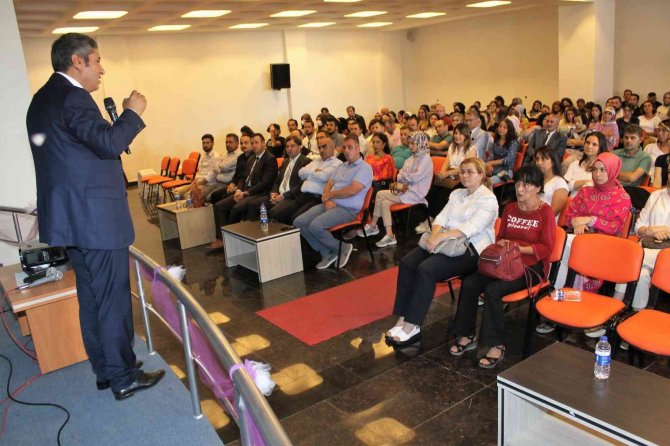 Manyas’ta Öğretmenlerle Sene Başı Toplantısı Yapıldı