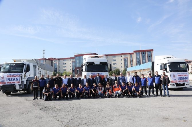 Pakistan İçin Toplanan Yardım Malzemeleri Yola Çıktı