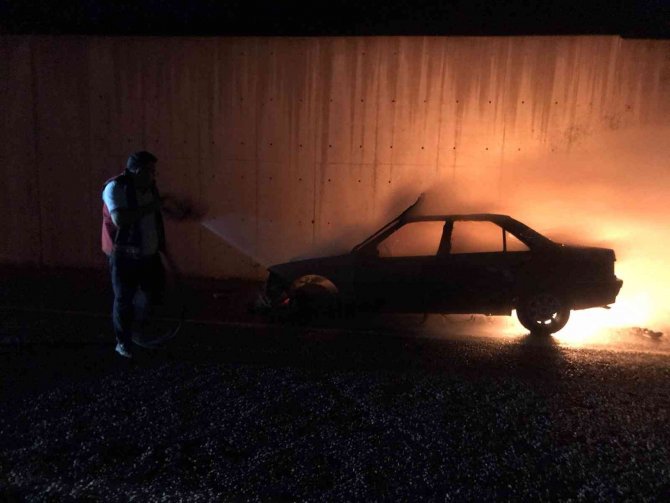 Seyir Halindeki Araç Bir Anda Alev Aldı