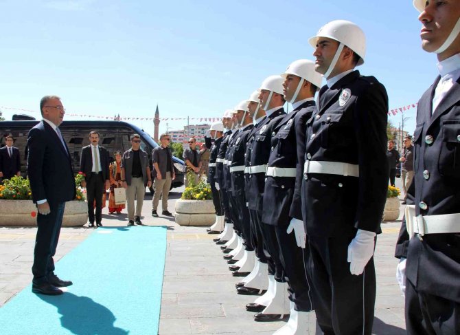Cumhurbaşkanı Yardımcısı Oktay: “Türkiye, Azerbaycan’ın Yanındadır”