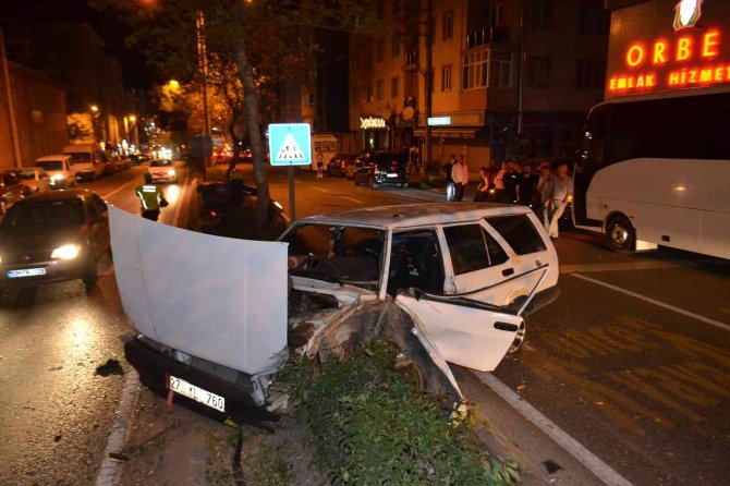 Alkollü Sürücünün Kullandığı Otomobilin Hurdaya Döndüğü Kaza Kamerada