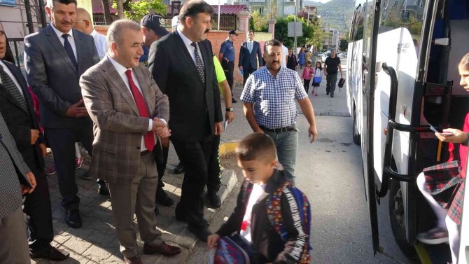 Vali Hatipoğlu, Servisleri Denetledi