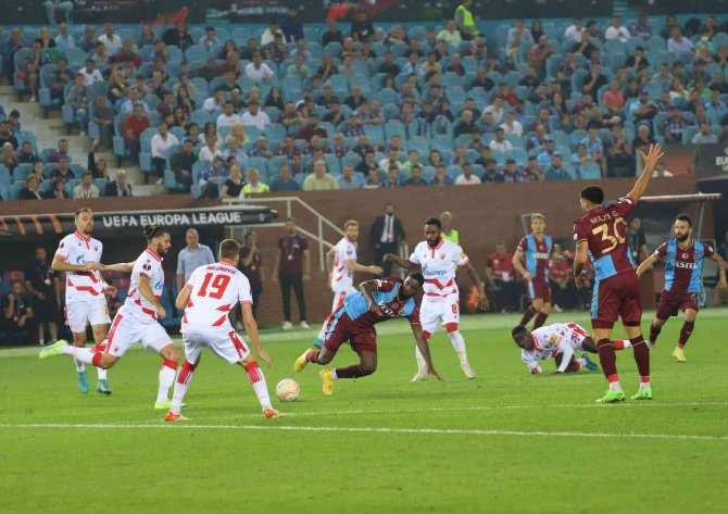 Uefa Avrupa Ligi: Trabzonspor: 2 - Kızılyıldız: 1 (Maç Sonucu)