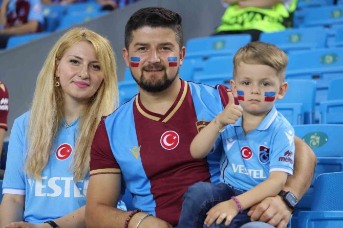 Uefa Avrupa Ligi: Trabzonspor: 1 - Kızılyıldız: 0 (İ̇lk Yarı)