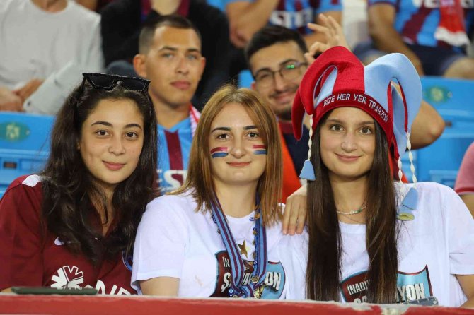 Uefa Avrupa Ligi: Trabzonspor: 1 - Kızılyıldız: 0 (İ̇lk Yarı)
