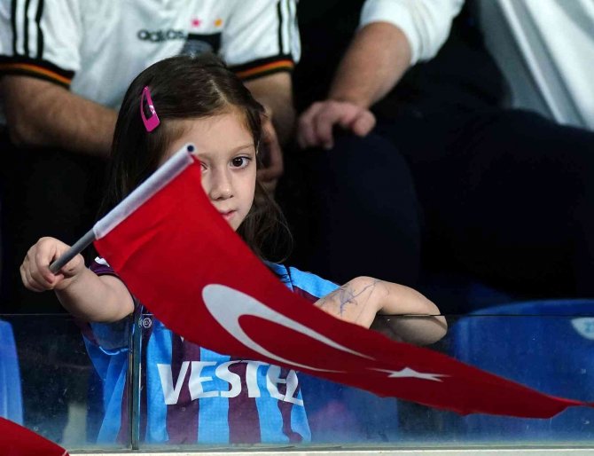 Uefa Konferans Ligi: Medipol Başakşehir: 0 - Fiorentina: 0 (Maç Devam Ediyor)