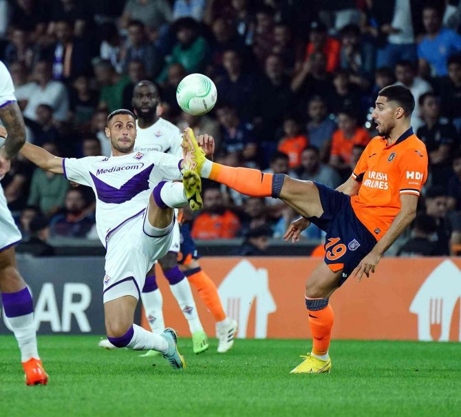 Uefa Konferans Ligi: Medipol Başakşehir: 0 - Fiorentina: 0 (Maç Devam Ediyor)