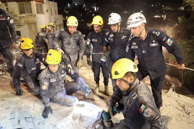 Ürdün’de Çöken Binanın Enkazından Kurtarılan Bebeğin Görüntüleri Paylaşıldı