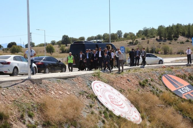 Vali Çelik, “Tavşanlı-emet Yolunun Tamamı 2023 Yılında Bitirilecek”