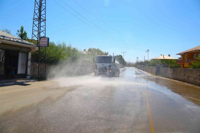 Tuşba Belediyesinden Sonbahar Temizliği