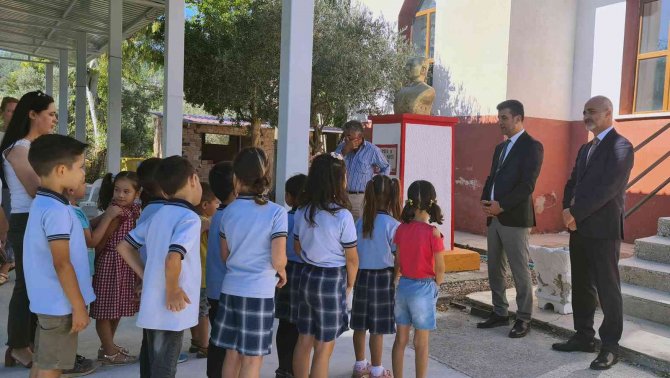 Yk Enerji’den Köy Okulundaki Öğrencilere Kırtasiye Set