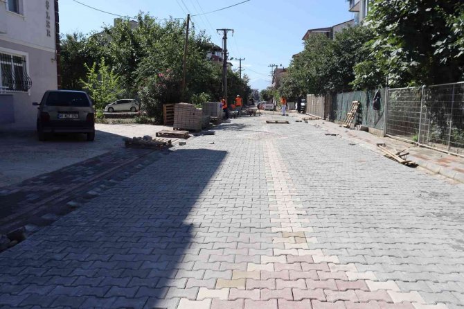 Asilkent’te Yol Ve Kaldırımlar Yenileniyor