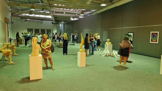 Yüksek Lisans Öğrencisinin Sergisi Açıldı