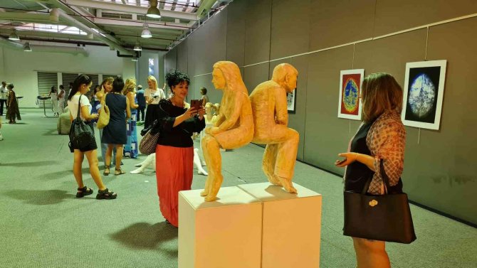 Yüksek Lisans Öğrencisinin Sergisi Açıldı