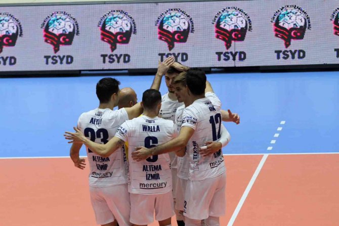 8. Tsyd İ̇zmir Voleybol Turnuvası’nda Şampiyon Yarın Belli Olacak
