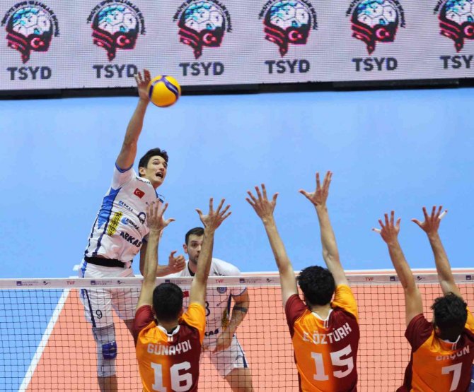 8. Tsyd İ̇zmir Voleybol Turnuvası’nda Şampiyon Yarın Belli Olacak