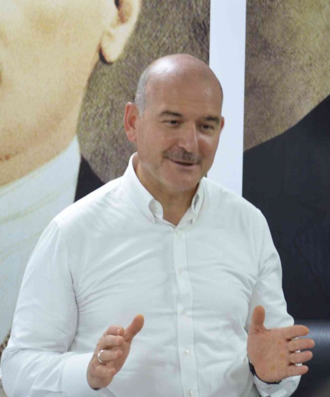 Bakan Soylu: "Bir Tane Masada Toplanmışlar, Örtü Altından Birbirlerini Bıçaklıyorlar"