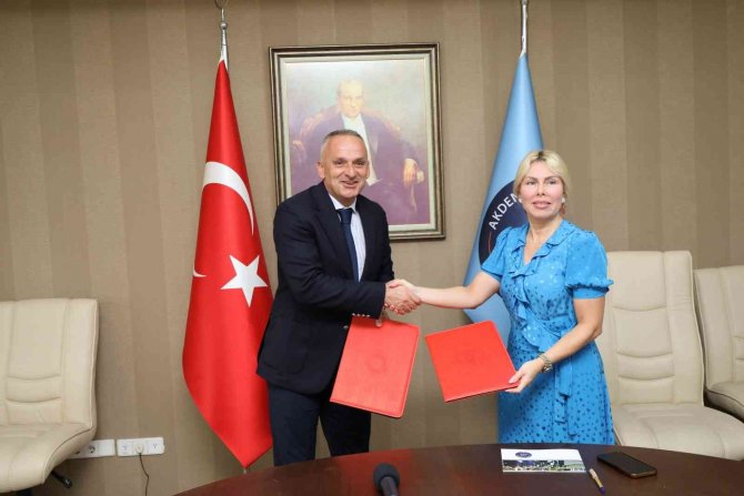 Rektör Özkan’dan Öğrencilere Yurt Müjdesi