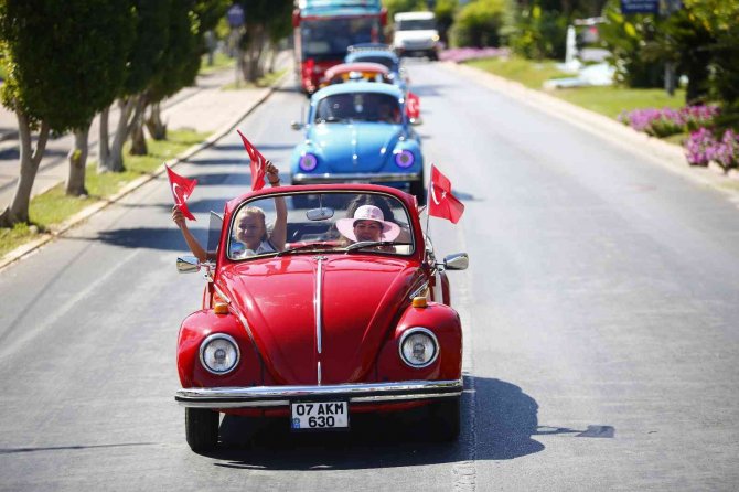 Antalya Caddeleri ‘Hobifest 2022’ Korteji İle Renklendi