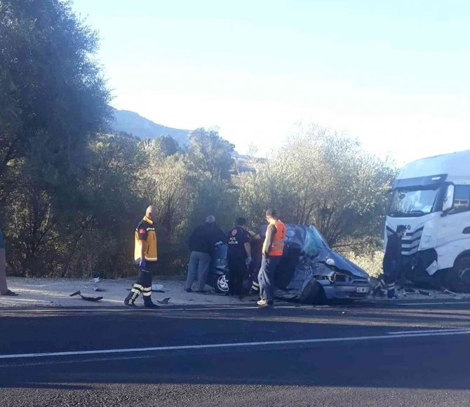 Antalya’da Trafik Kazası 4 Ölü, 1 Yaralı