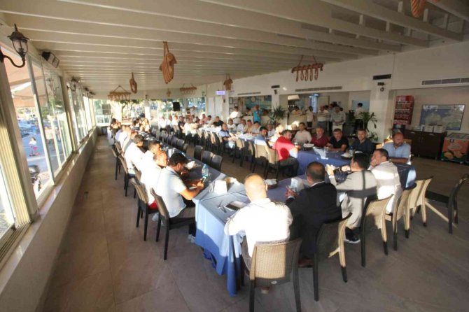 Başkan Aras Muhtarlarla Buluştu