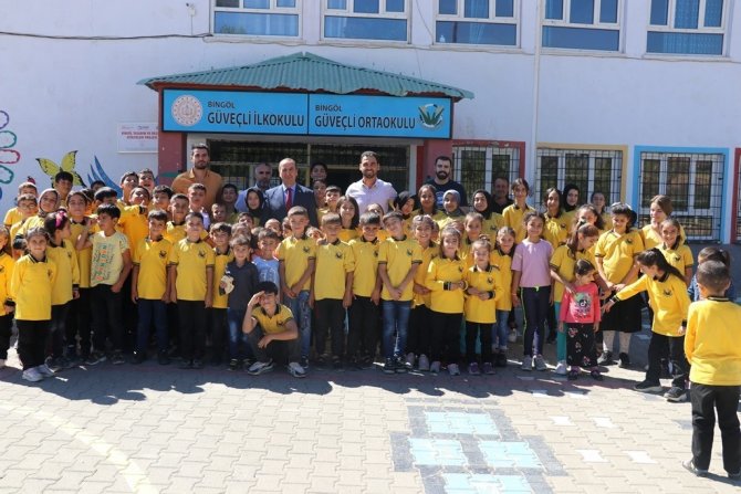 Bingöl’de Geri Dönüşüm Malzemeleri Kullanılarak Kütüphane Oluşturuldu