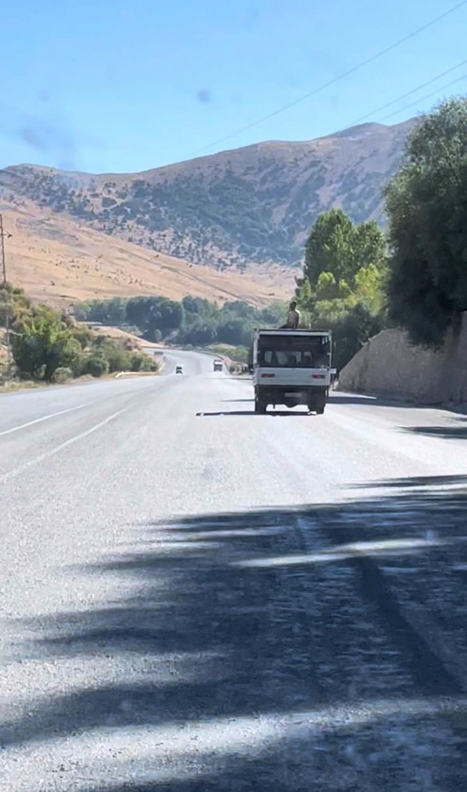 Kamyonet Kasasında Pes Dedirten Yolculuk