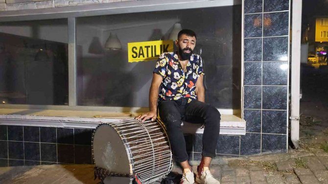 Pompalıyla Vurulan Davulcunun Ekiplerden İsteği Şaşırttı: “Ağabey Davulumu Da Alın”