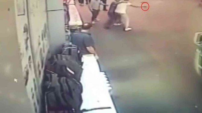 Bursa’da Baba-oğula Bıçaklı Saldırı Anı Kameraya Yansıdı