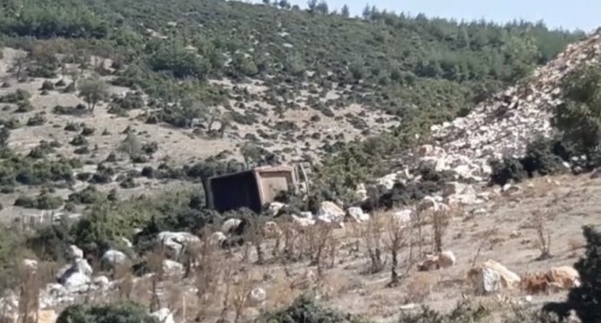 Bursa’da Hafriyat Kamyonu Uçurumdan Yuvarlandı