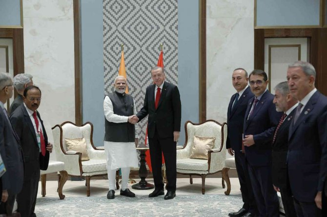Cumhurbaşkanı Erdoğan, Hindistan Başbakanı Modi İle Görüştü