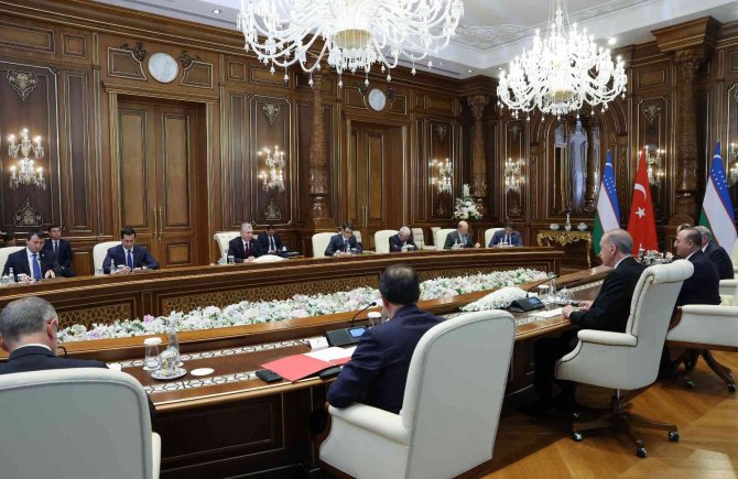 Cumhurbaşkanı Erdoğan, Özbekistanlı Mevkidaşı Mirziyoyev İle Görüştü