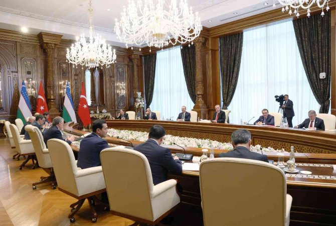 Cumhurbaşkanı Erdoğan, Özbekistanlı Mevkidaşı Mirziyoyev İle Görüştü