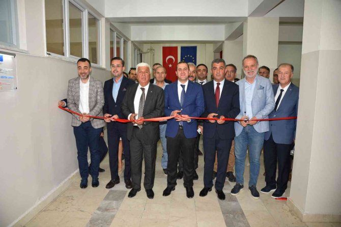 Meslek Lisesinde Sanal Gerçeklik Eğitim Sınıfı Açıldı