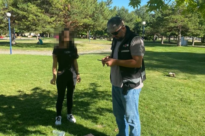 Erzincan’da Polis Ekipleri Tarafından Okul Çevrelerinde Denetimler Sürüyor