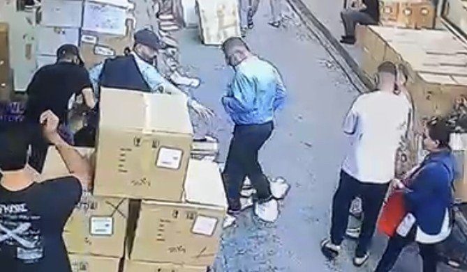 Beyazıt’ta Tantanacılık Yöntemiyle Hırsızlık Kamerada