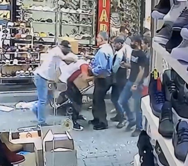 Beyazıt’ta Tantanacılık Yöntemiyle Hırsızlık Kamerada