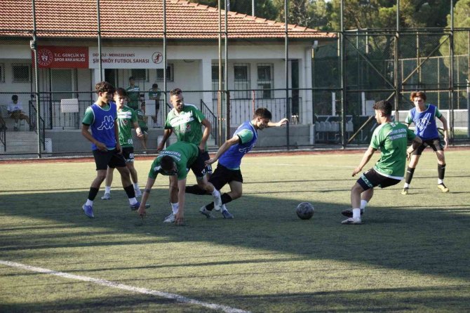 Genç Horozlar Lige Hazır