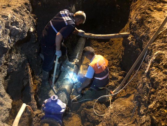 Halkın Susuz Kalmaması İçin 17 Saat Çalıştılar