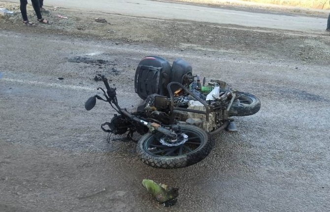Kaza Sonrası Motosikletiyle Alevler İçinde Kaldı, Vatandaşlar Yanmaktan Kurtardı
