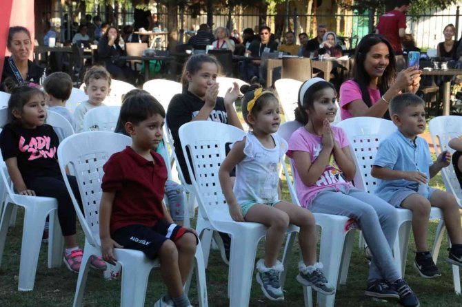 Çocuk Şenliğinde Doyasıya Eğlendiler