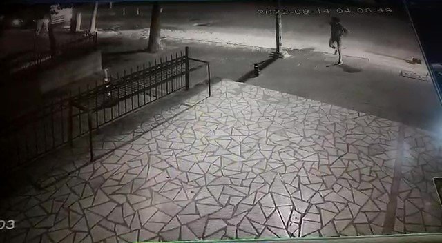 Kadıköy’de Çevre Yoluna Devrilen Kamyonun Yolda İlerlediği Anlar Kamerada