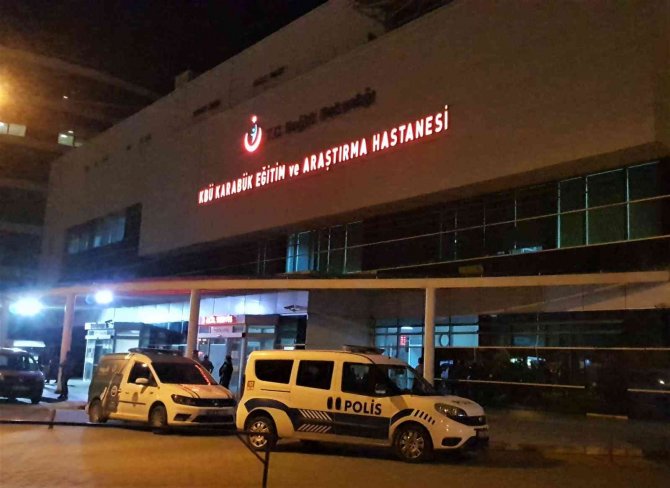 İ̇ki Grup Arasında Bıçaklı Kavga: 1’i Ağır 3 Yaralı