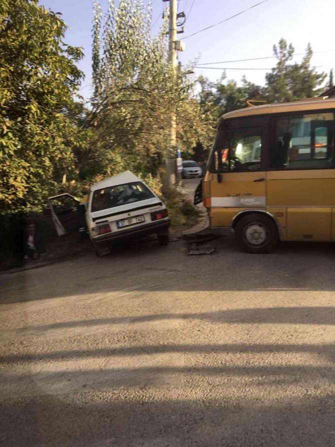 Karabük’te Dolmuş Otomobille Çarpıştı: 2 Yaralı