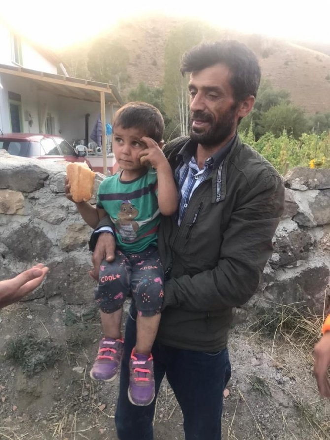 Kaybolan 4 Yaşındaki Çocuk 11 Km Uzaktaki Köyde Bulundu