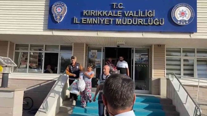 30 Yıl Ve 8 Yıl Kesinleşmiş Hapis Cezası Bulunan 2 Firari Yakalandı